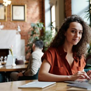 Liderança humanizada: como engajar equipes com propósito Liderança humanizada: como engajar equipes com propósito