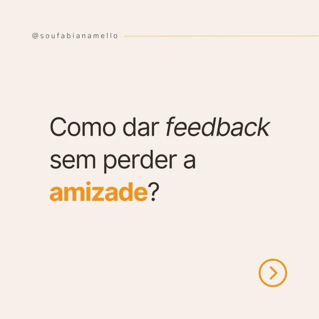 🤔 Como Dar Feedback Sem Perder a Amizade?

Dar feedback a colegas e amigos no ambiente de trabalho pode ser complicado. O medo de afetar o relacionamento e criar desconforto pode nos fazer hesitar, mas o feedback, quando bem direcionado, pode fortalecer a conexão e promover crescimento mútuo.

Mas como dar feedback sem colocar a amizade em risco?

Aqui estão algumas estratégias essenciais:

👉🏽 Honestidade e Sensibilidade: A honestidade é a base de qualquer relacionamento saudável, mas ela deve ser acompanhada de sensibilidade. Ao dar feedback, escolha suas palavras com cuidado e considere como a outra pessoa pode se sentir. Lembre-se: o objetivo é ajudar, não magoar.

👉🏽 Escolha o Momento Certo: O timing é tudo. Evite dar feedback em momentos de tensão ou quando a pessoa está sobrecarregada. Espere por um momento tranquilo e privado para que a conversa seja produtiva e bem recebida.

👉🏽 Mantenha o Foco no Crescimento: Enquadre o feedback como uma oportunidade para o crescimento e a melhoria, e não como uma crítica pessoal. Deixe claro que você está do lado da pessoa e quer ajudá-la a se desenvolver.

👉🏽 Faça Perguntas, Não Acusações: Transforme o feedback em um diálogo, não em um monólogo. Fazer perguntas ajuda a outra pessoa a refletir e encontrar suas próprias soluções, o que fortalece a relação. Por exemplo: “Como podemos melhorar essa situação juntos?”

👉🏽 Ofereça Apoio Após o Feedback: Não deixe a pessoa sozinha após dar feedback. Ofereça seu apoio contínuo para ajudar na implementação das mudanças sugeridas. Isso demonstra que você está comprometido com o sucesso dela, tanto pessoal quanto profissionalmente.

Com as estratégias certas, você pode sim dar feedback honesto e construtivo sem comprometer a amizade, e fortalecendo tanto os relacionamentos quanto os resultados no ambiente de trabalho.

#FeedbackQueTransforma #DesenvolvimentoPessoal #Liderança #AmizadeNoTrabalho #CulturaDeFeedback