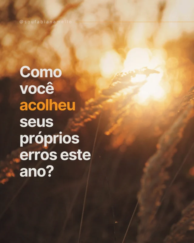 Como você acolheu seus próprios erros este ano? 🌱

A forma como lidamos com nossos errados diz sobre nossa capacidade de aprendizado. 

✨ Errar faz parte da jornada de crescimento. O que importa é como acolhemos esses momentos e os transformamos em aprendizado. Aceitação é a base para uma jornada de autodesenvolvimento.

🌟 Perguntas para reflexão:
1️⃣ Qual erro te trouxe o maior aprendizado este ano?
2️⃣ Como você reagiu a ele na época?
3️⃣ O que faria diferente agora, com a sabedoria que adquiriu?

📌 Ação prática para hoje:
Escreva uma mensagem para você mesmo:
- Reconheça um erro que você cometeu.
- Agradeça pelo aprendizado que ele trouxe.

Não sei você, mas por aqui está difícil escolher um só para esta prática!

Vamos junto/as?

#advento #LiderançaQueTransforma #Autocompaixão #Aprendizado #Reflexão