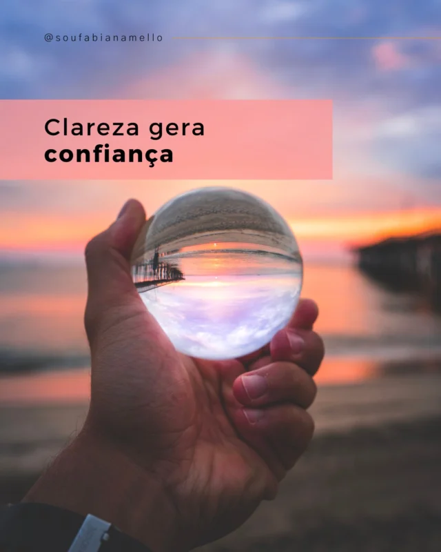 Em tempos de mudança, é natural que insegurança e dúvidas apareçam.
Mas existe um fator que pode transformar esse cenário: clareza. 🌿

📌 Clareza sobre o porquê da mudança.
📌 Clareza sobre o que se espera de cada pessoa.
📌 Clareza sobre como vamos caminhar juntos.

✨ Quando líderes comunicam com clareza, as pessoas sentem confiança para agir, porque entendem o contexto e percebem que não estão caminhando no escuro.

E confiança é o combustível que sustenta qualquer transformação. 🚀

Hoje estou começando uma nova turma do workshop Agile Change Leadership. Se você quiser informações sobre as próximas turmas, me escreve!

💬 Enquanto isso, me conta: o que mais te dá confiança em uma mudança?

#gestãodemudança #agilechangeleadership #liderançaquetransforma